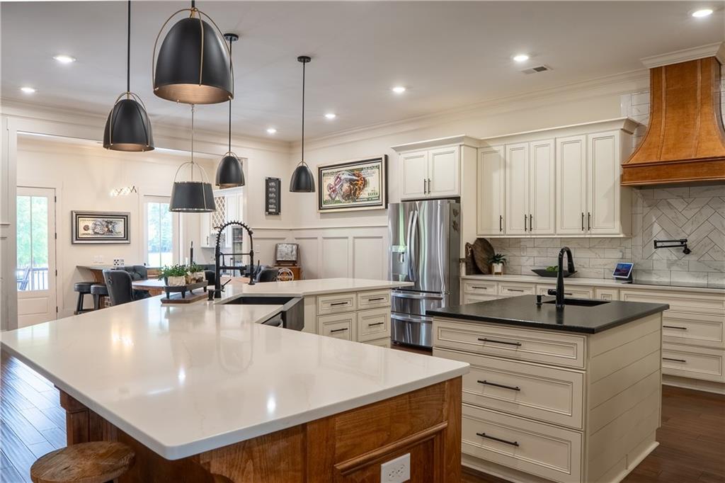 5888 Cobbham Road Property Photo 23