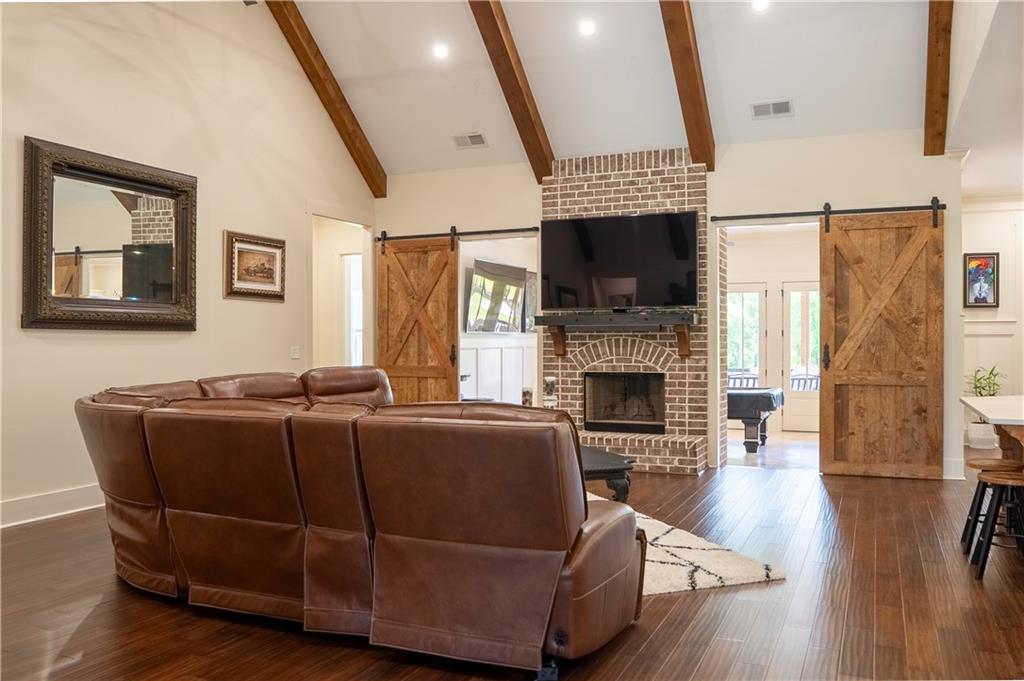 5888 Cobbham Road Property Photo 24