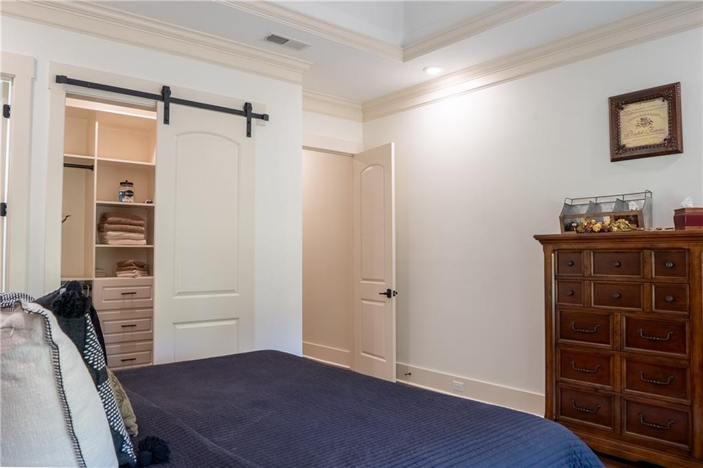 5888 Cobbham Road Property Photo 33