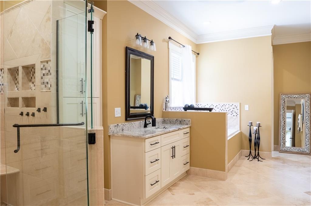 5888 Cobbham Road Property Photo 41