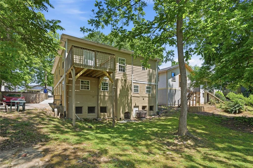 1070 Mayson Turner Road Nw Property Photo 3