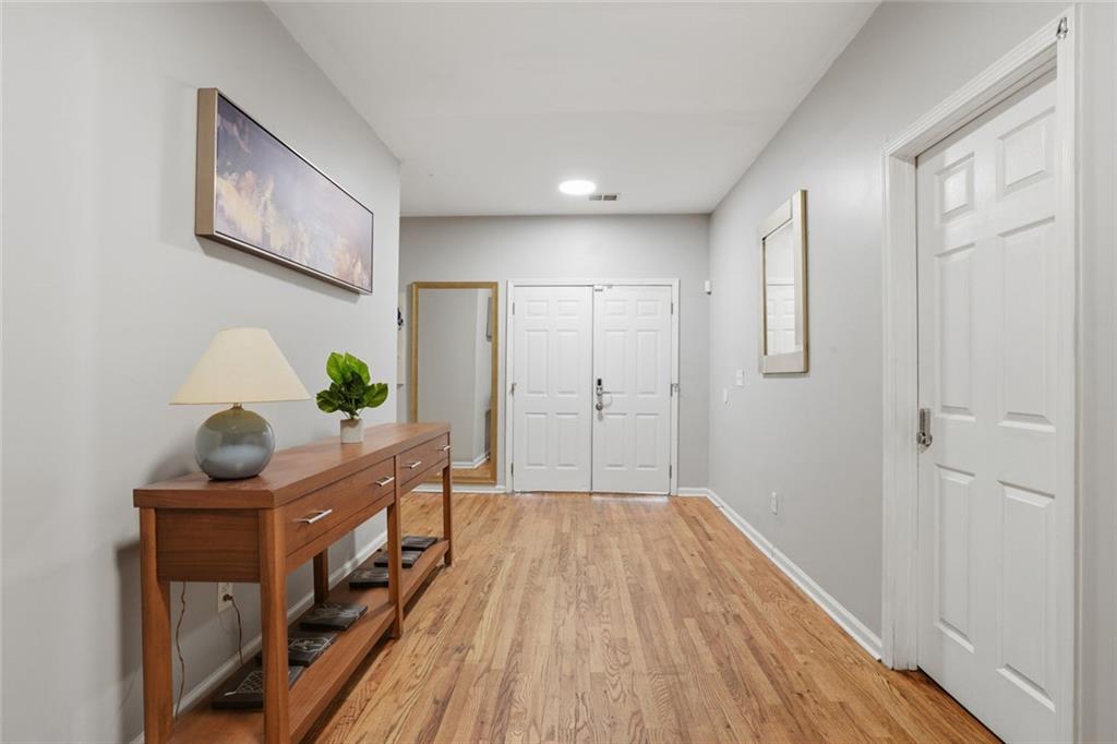 1070 Mayson Turner Road Nw Property Photo 5