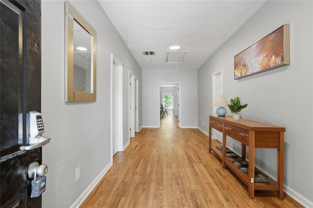 1070 Mayson Turner Road Nw Property Photo 6