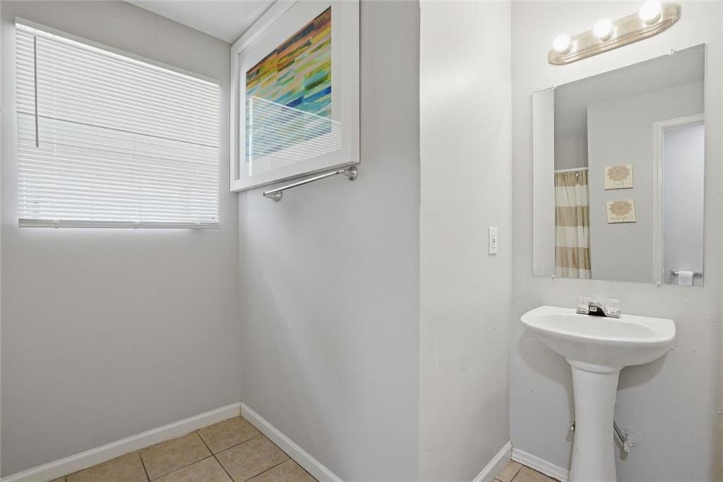 1070 Mayson Turner Road Nw Property Photo 12