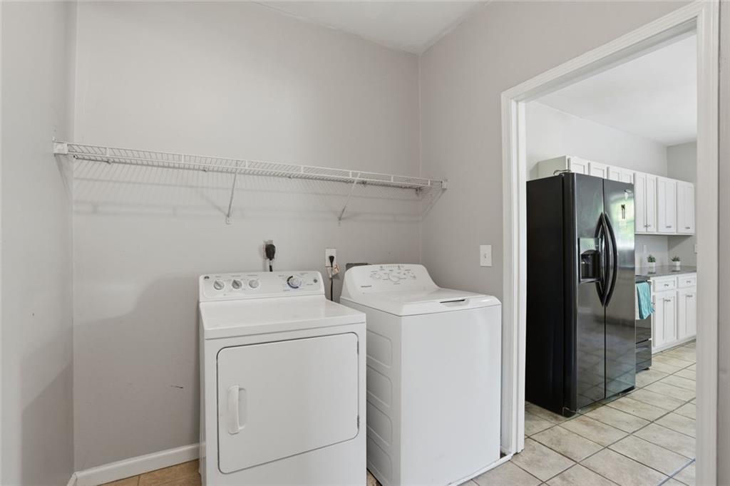 1070 Mayson Turner Road Nw Property Photo 17