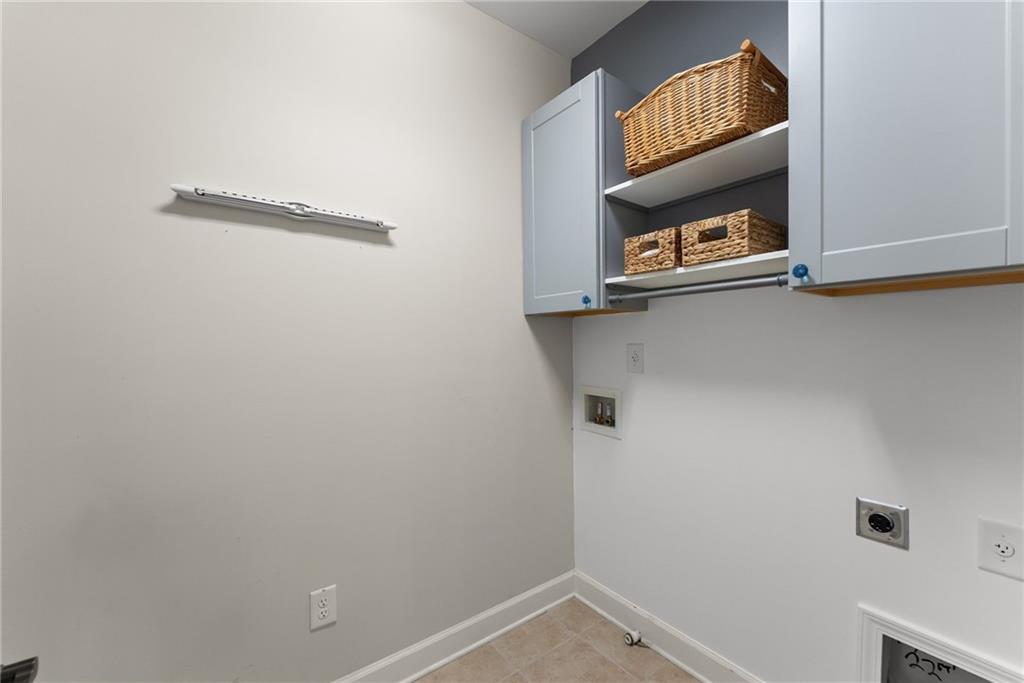 3913 Great Pine Drive Property Photo 17