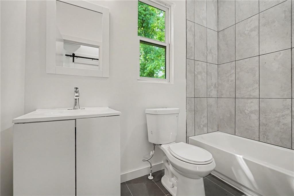 1073 Mayson Turner Road Nw Property Photo 27