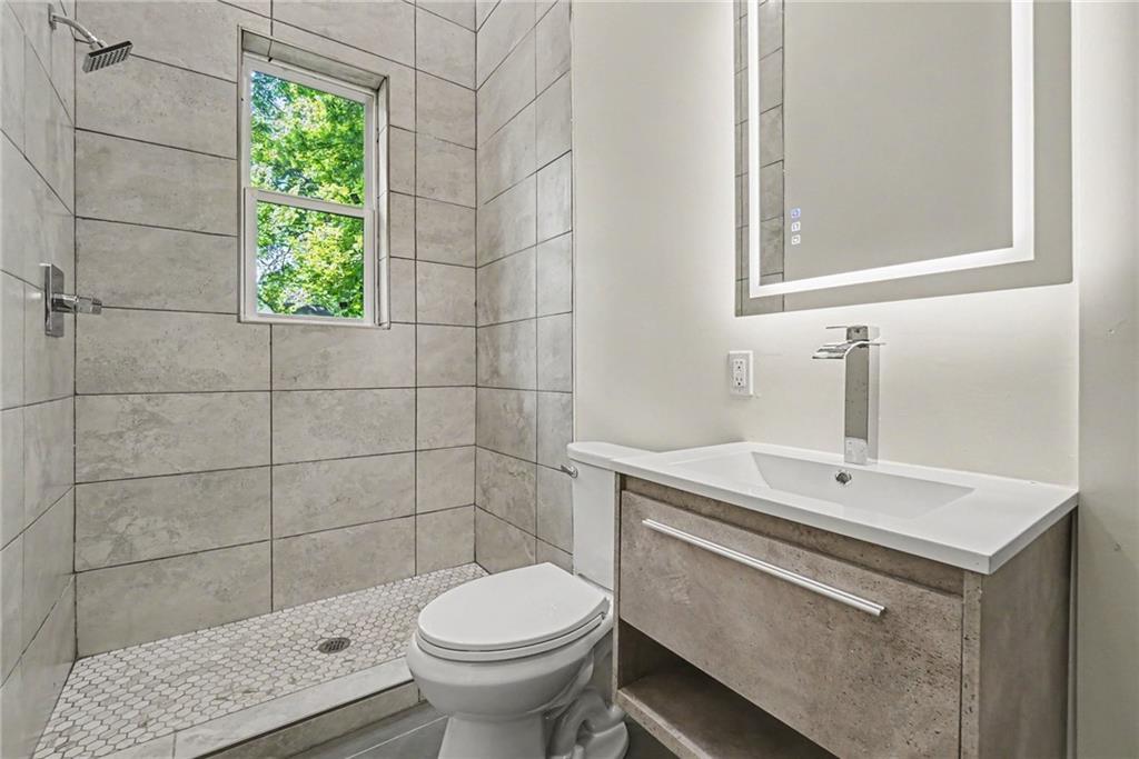1073 Mayson Turner Road Nw Property Photo 28