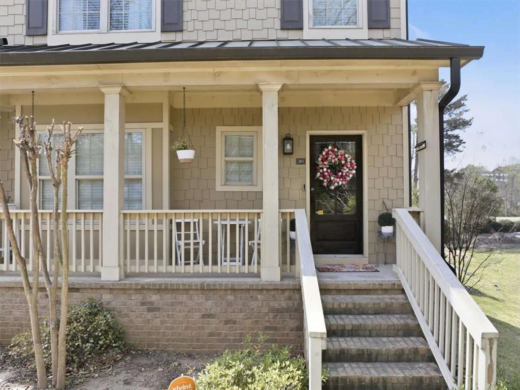 301 Nw Jackson Place Nw Property Photo 1