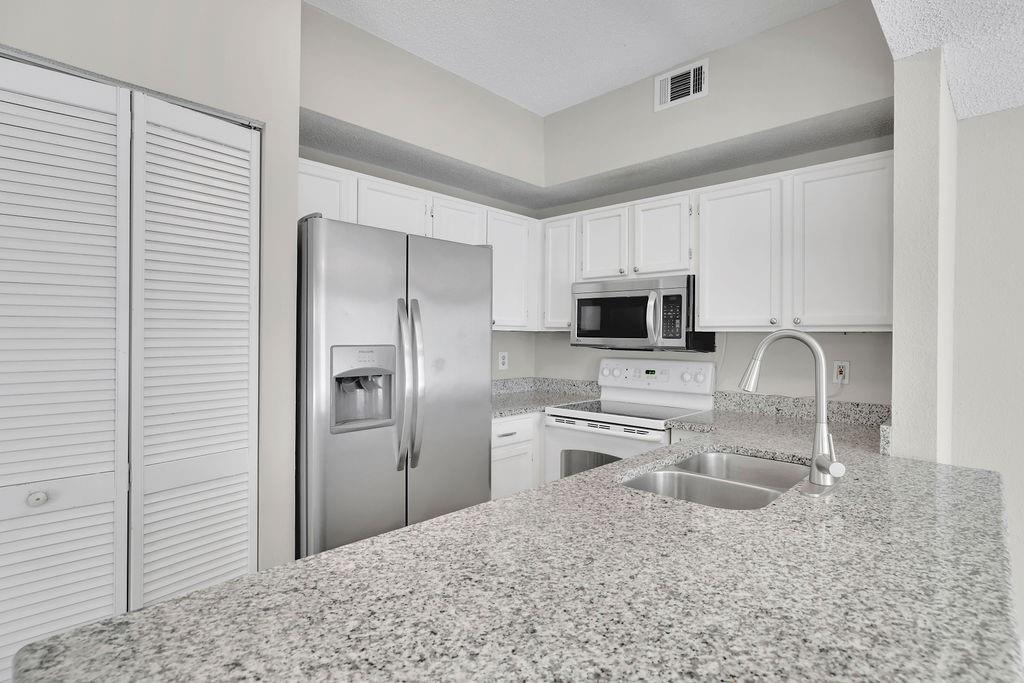 3067 Steeplechase Property Photo 4
