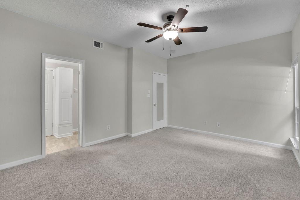 3067 Steeplechase Property Photo 13