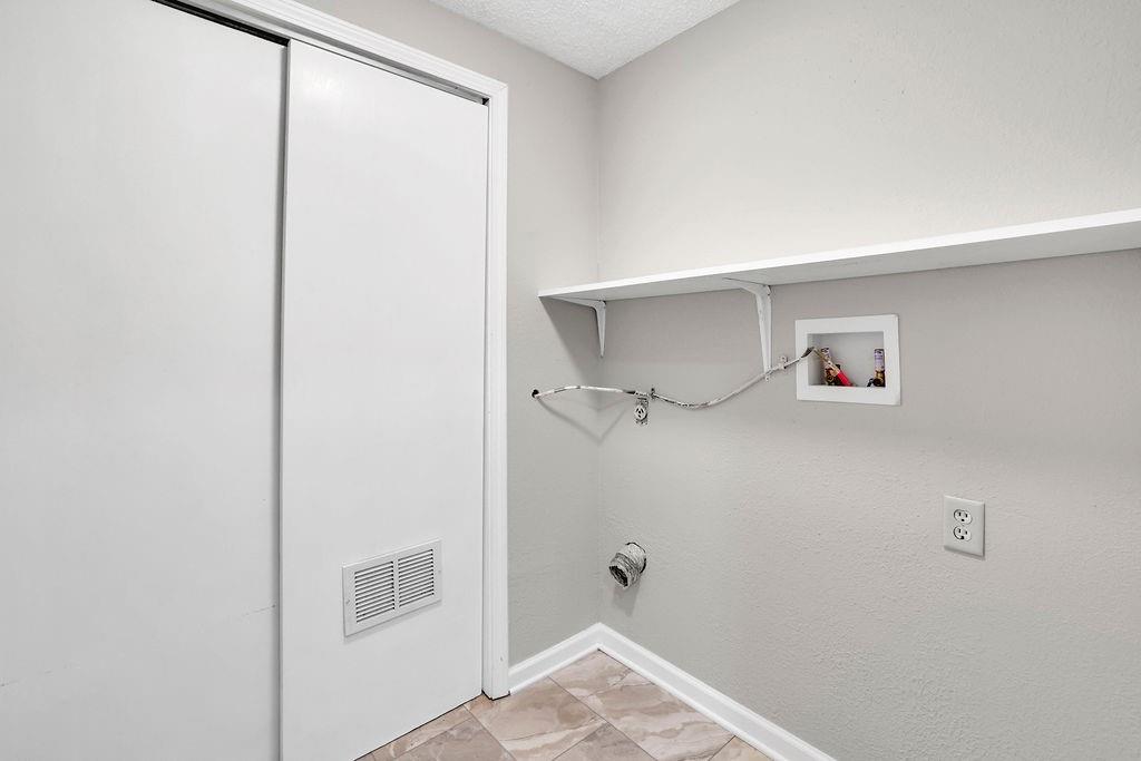 3067 Steeplechase Property Photo 17