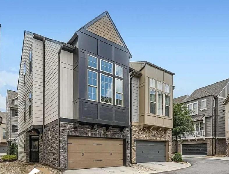 1058 KIRKLAND Circle