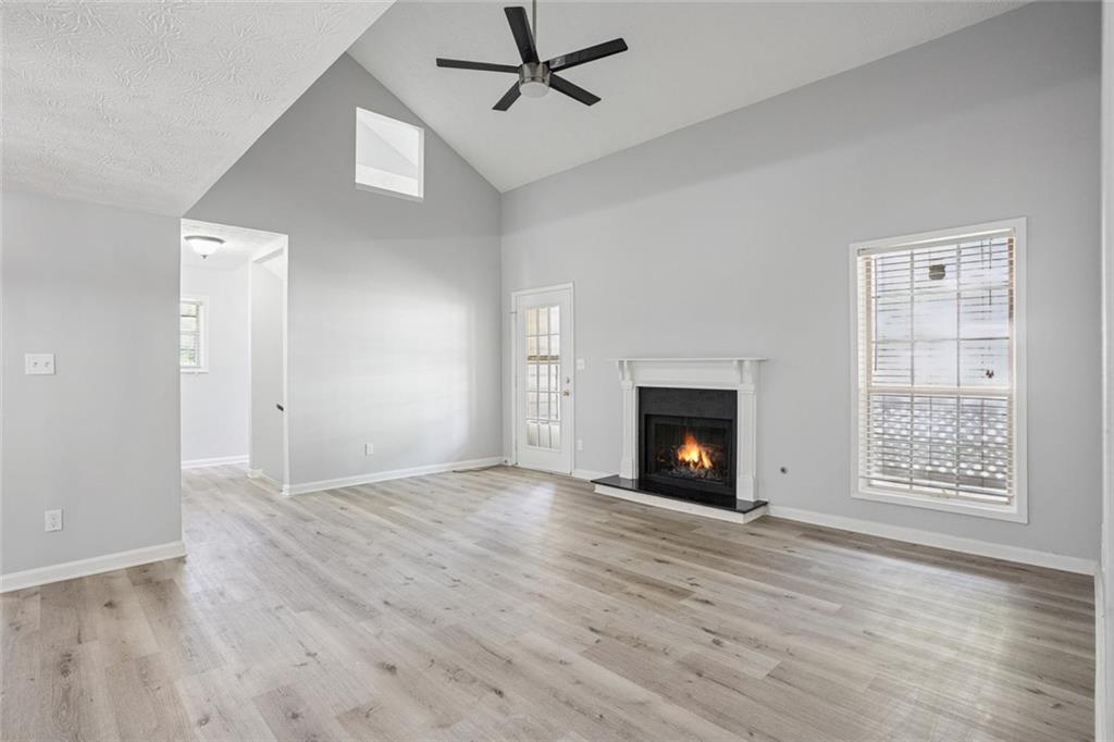 6430 Oakleaf Way Property Photo 8