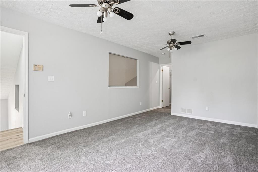 6430 Oakleaf Way Property Photo 17