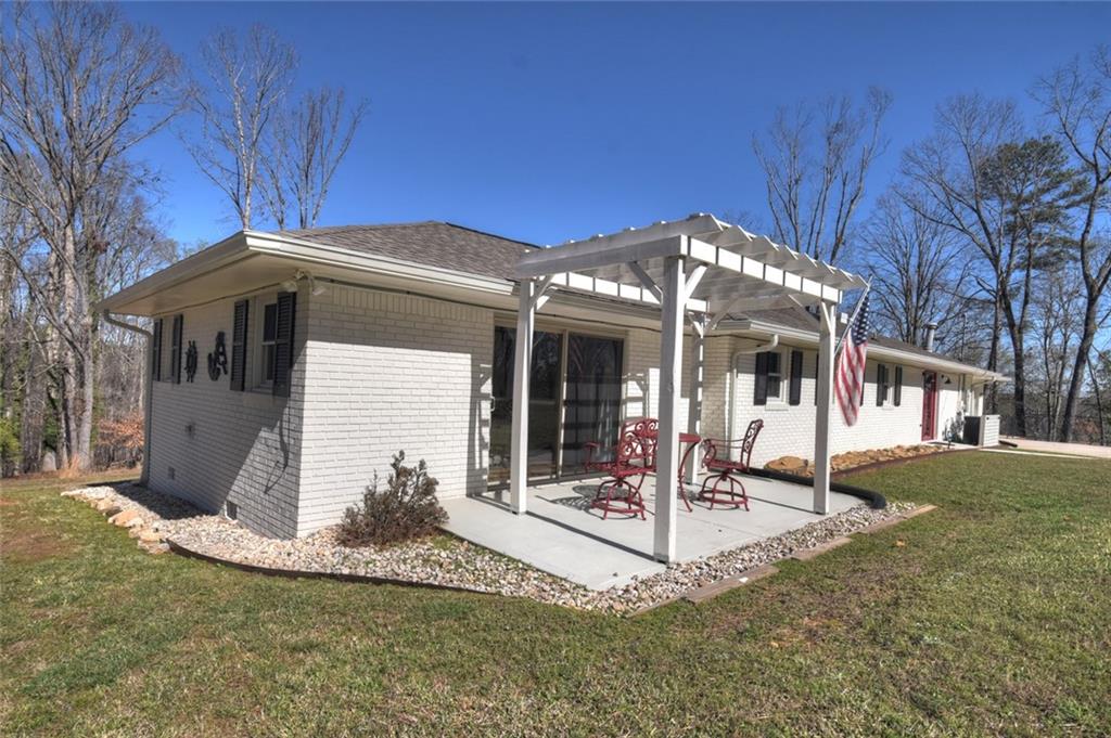 5383 Whitmire Drive Property Photo 1