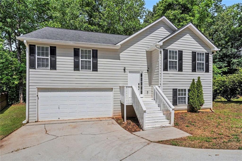 120 Beaverdam Court Property Photo 1