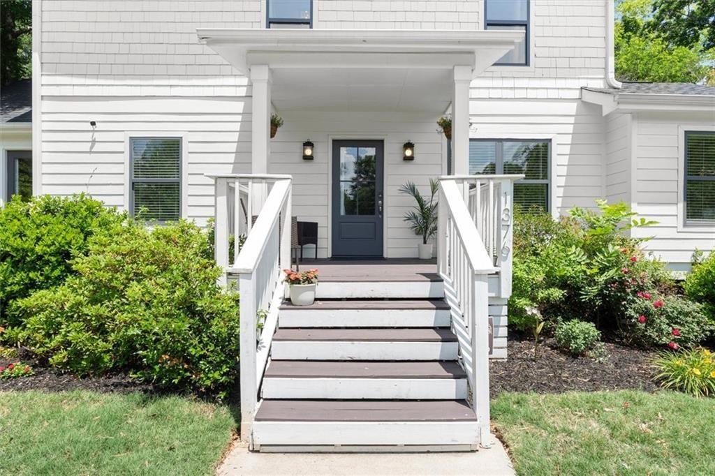 1376 Smith Street Se Property Photo 2