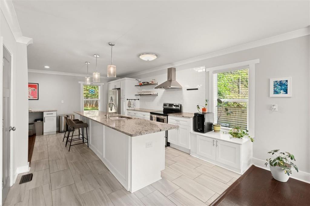 1376 Smith Street Se Property Photo 8