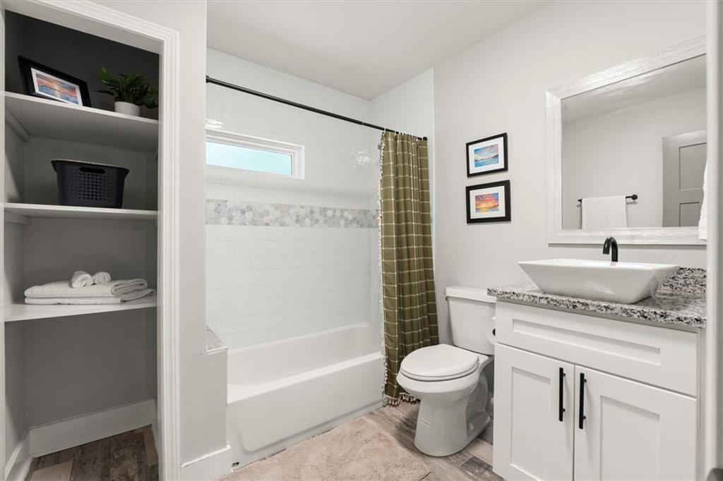 1376 Smith Street Se Property Photo 17