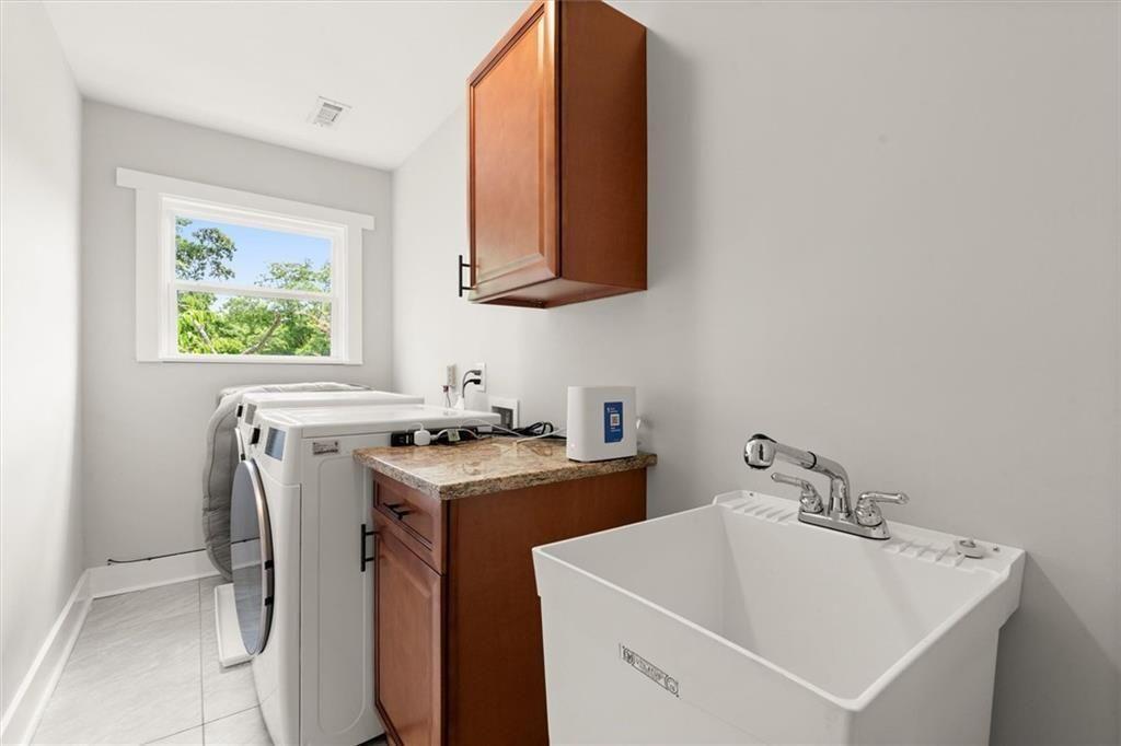 1376 Smith Street Se Property Photo 19