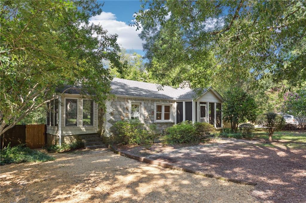 385 Sunset Drive Property Photo 1