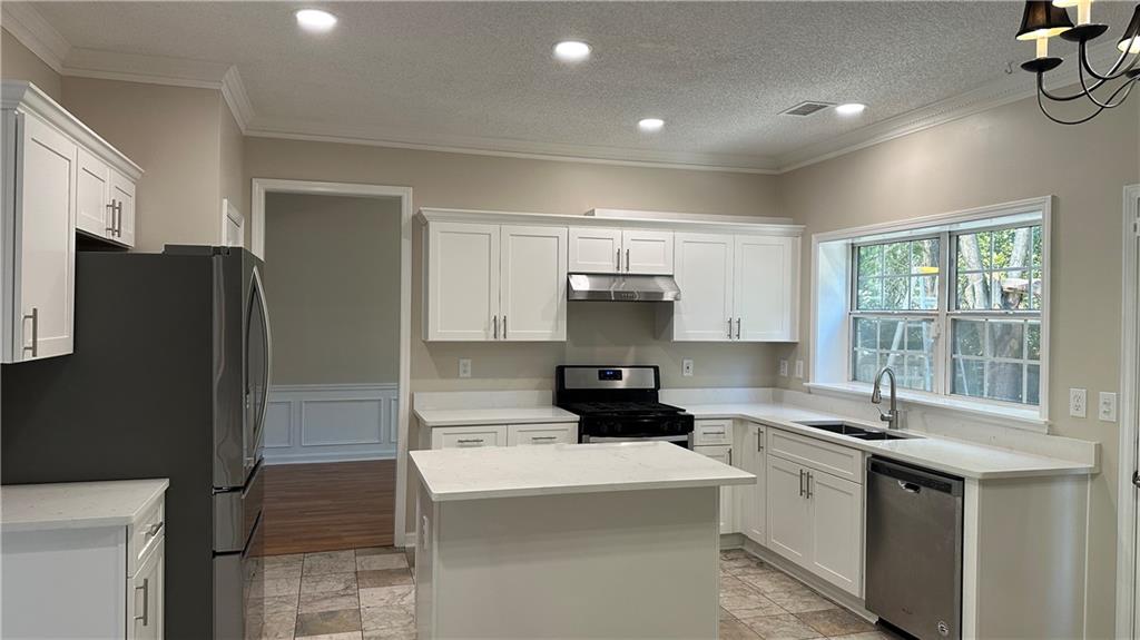 7235 Treyburn Drive Property Photo 3