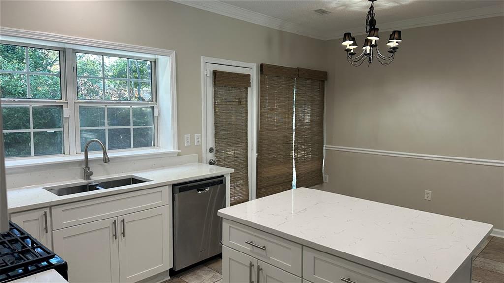 7235 Treyburn Drive Property Photo 6