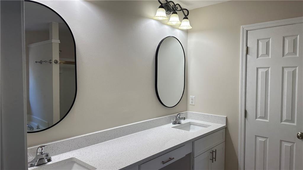 7235 Treyburn Drive Property Photo 13