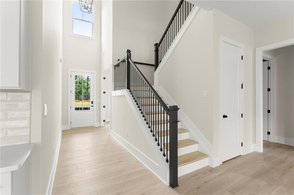 3552 Cedarvale Court Property Photo 7