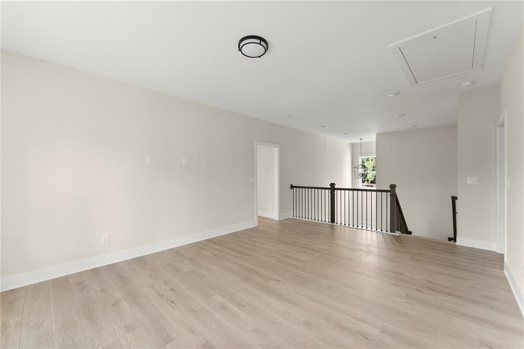 3552 Cedarvale Court Property Photo 32