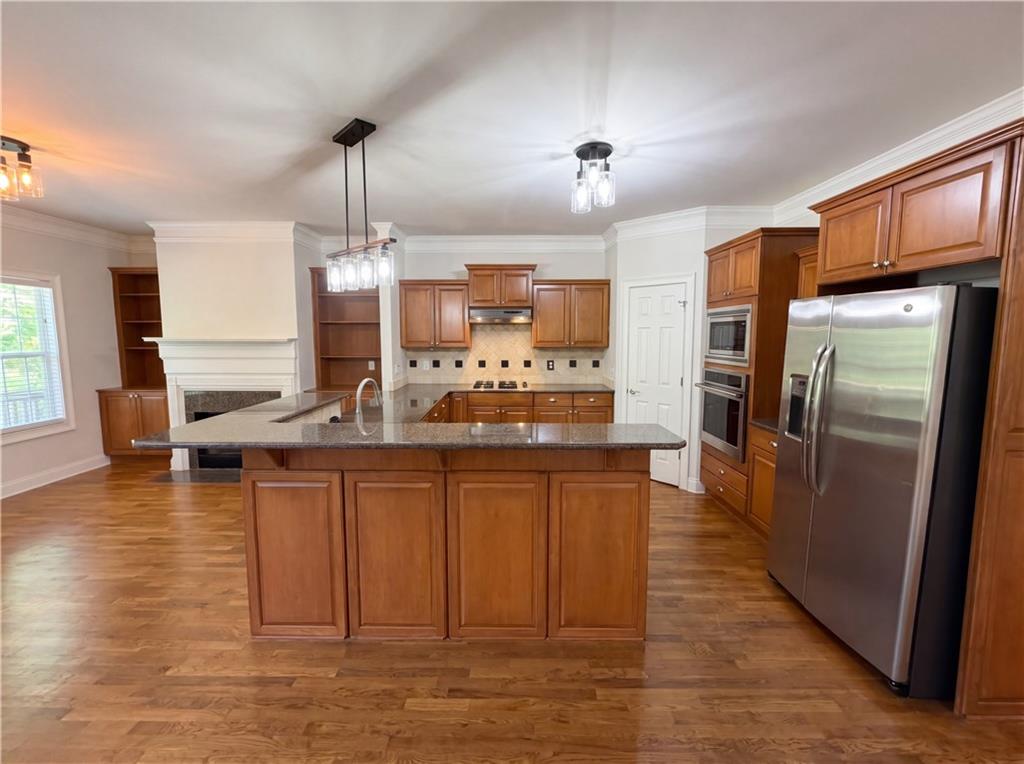 8111 Crestview Drive Se Property Photo 2