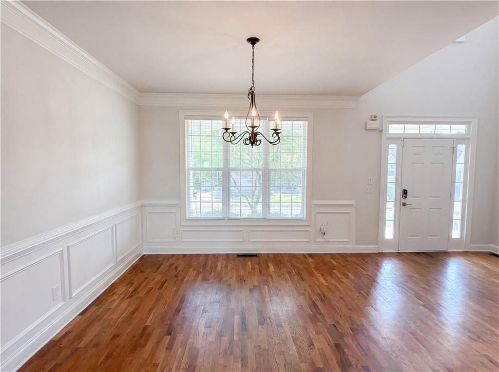 8111 Crestview Drive Se Property Photo 6