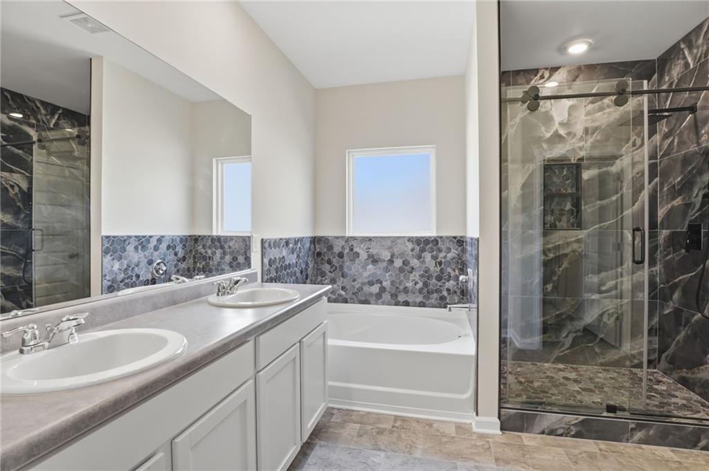 2407 Pelham Pass Property Photo 18