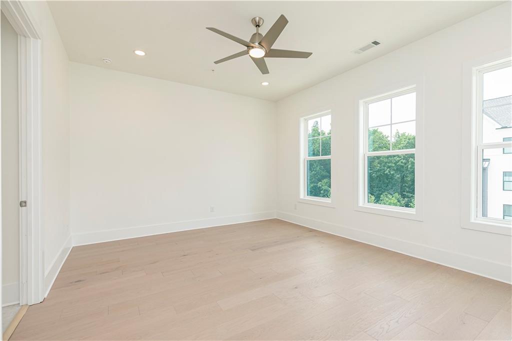 2054 Lanier Grove Property Photo 22