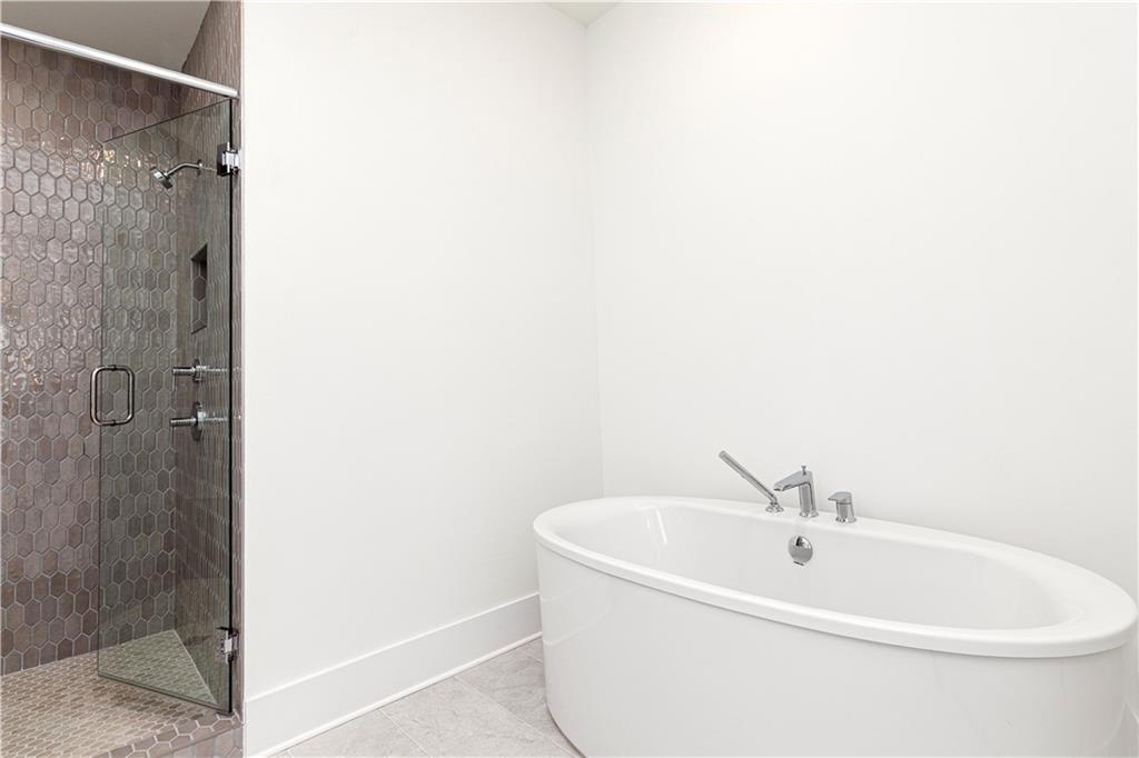 2054 Lanier Grove Property Photo 26