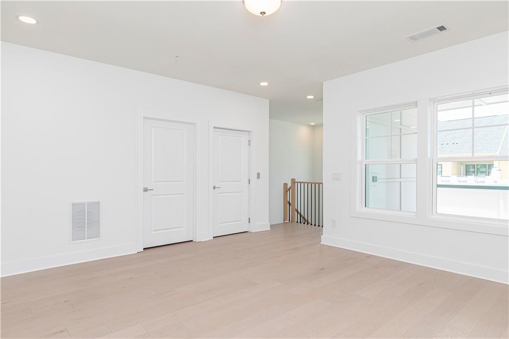 2054 Lanier Grove Property Photo 34