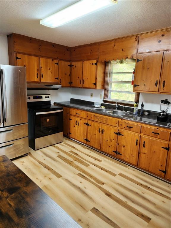 389 Collins Road Property Photo 2