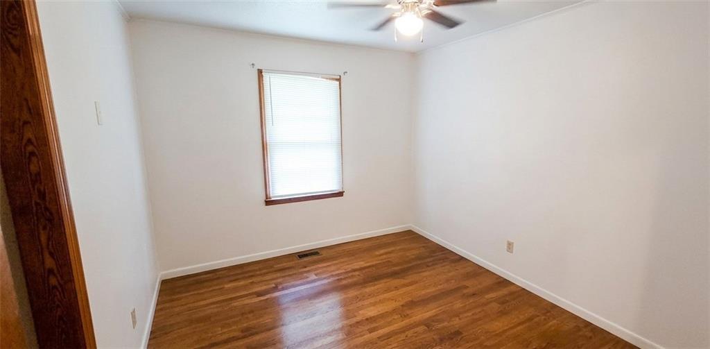 389 Collins Road Property Photo 8