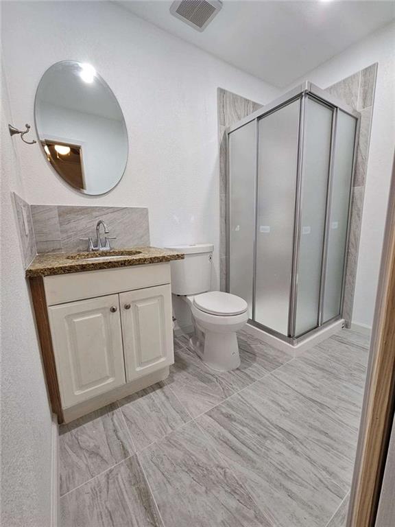 389 Collins Road Property Photo 9