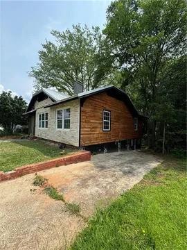 1422 Boulevard Se Property Photo 3