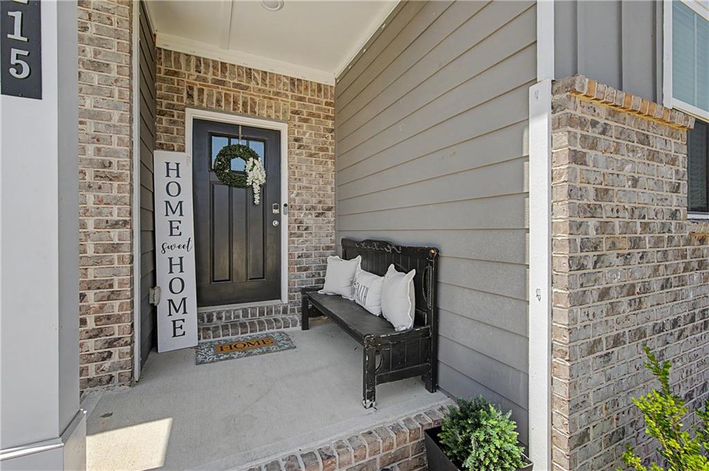 215 Summit Pointe Drive Property Photo 2