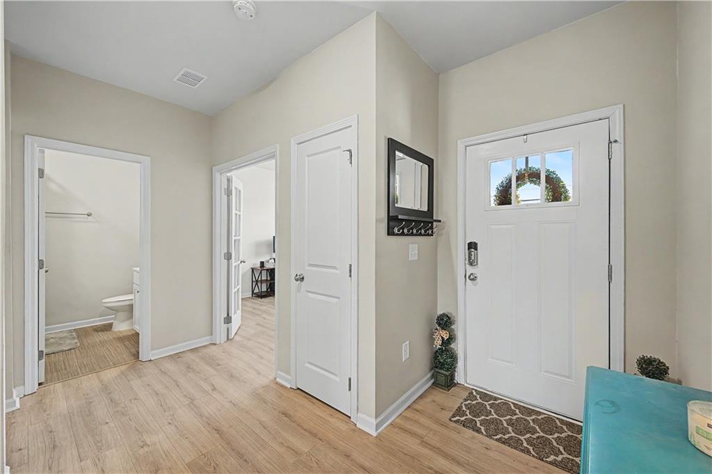 215 Summit Pointe Drive Property Photo 9