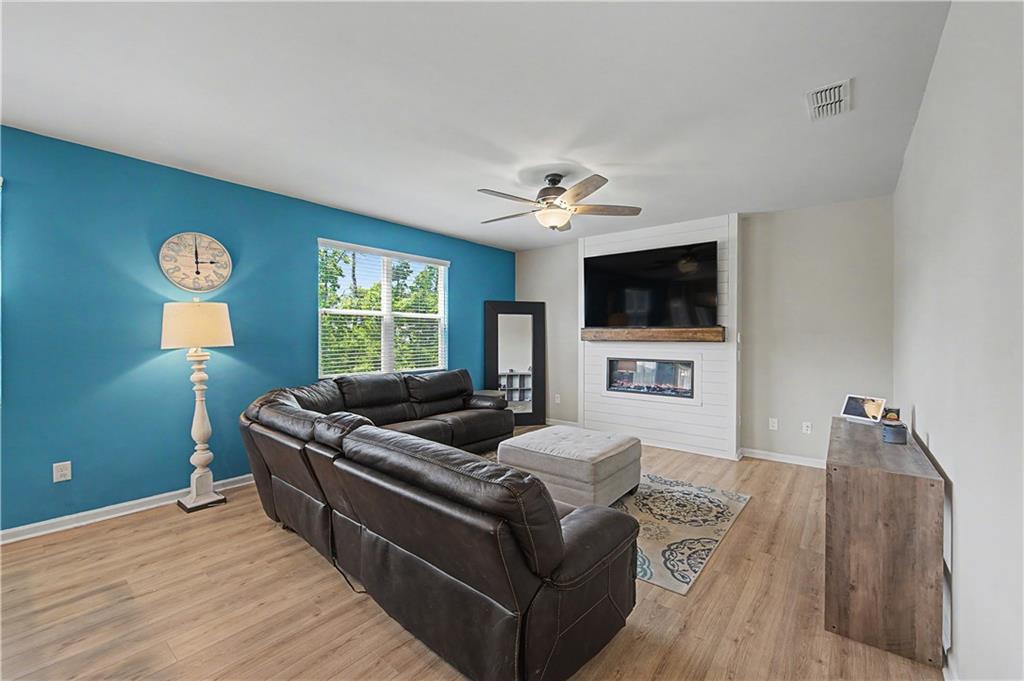 215 Summit Pointe Drive Property Photo 11