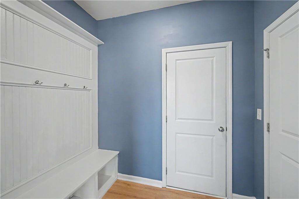 215 Summit Pointe Drive Property Photo 32