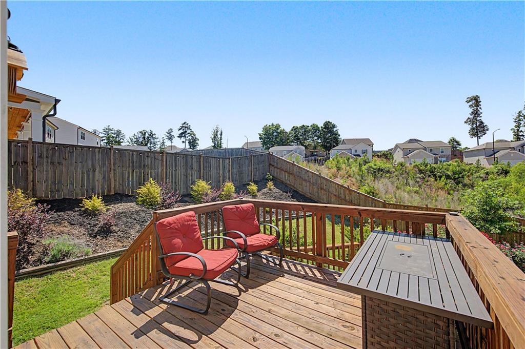 215 Summit Pointe Drive Property Photo 40