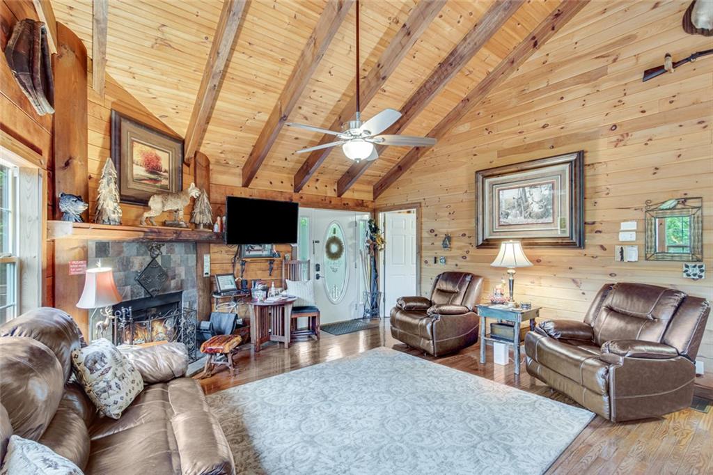 482 Monroe Ridge Road Property Photo 15