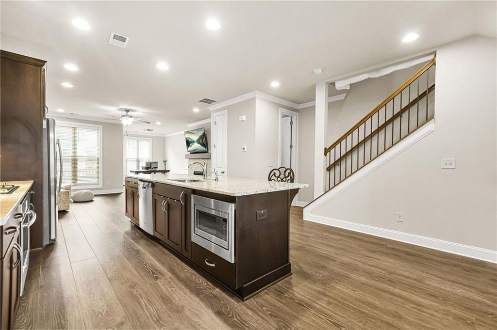 2207 Parkside Glen View Property Photo 6