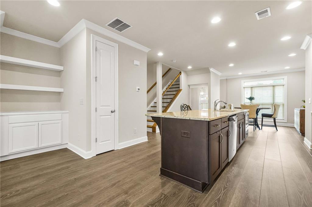 2207 Parkside Glen View Property Photo 8