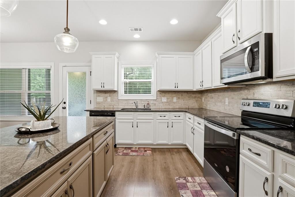 1801 Sycamore Drive Property Photo 10